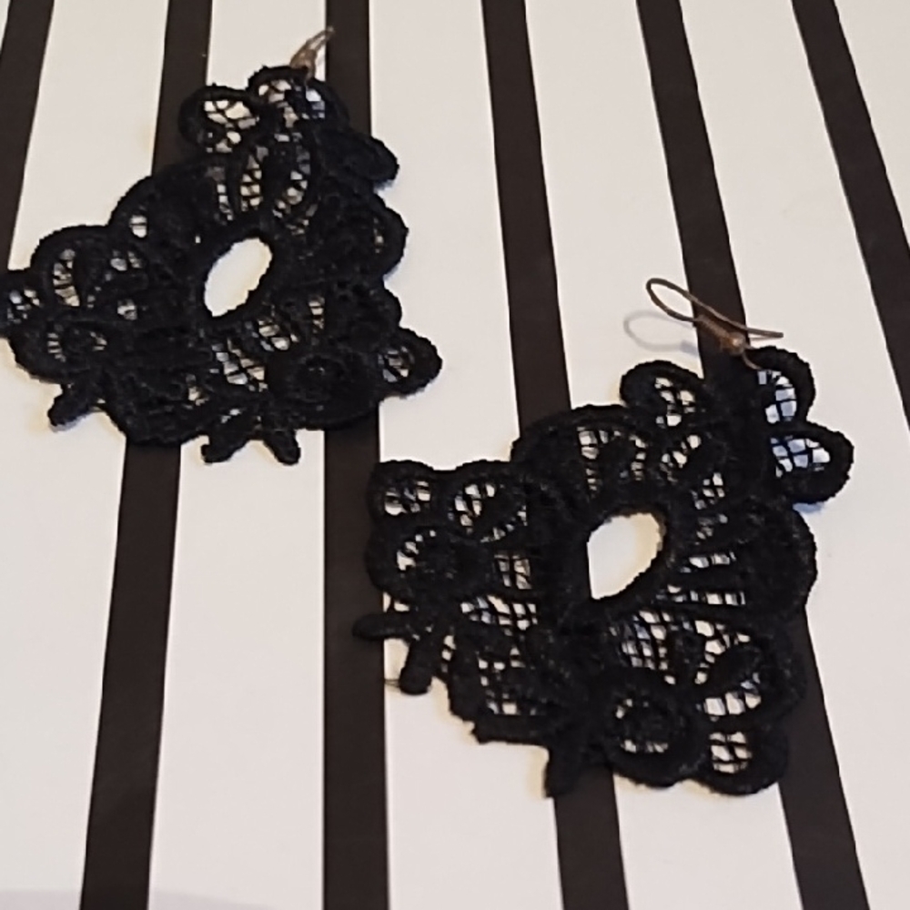 Chic Black Lace Earrings